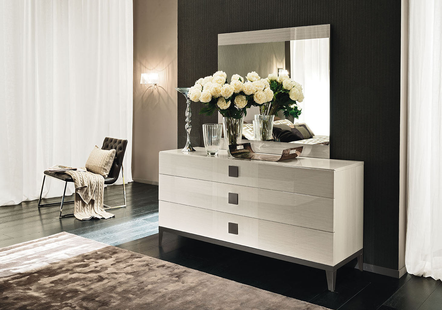Mont Blanc Modern Bedroom Set with Upholstered Headboard