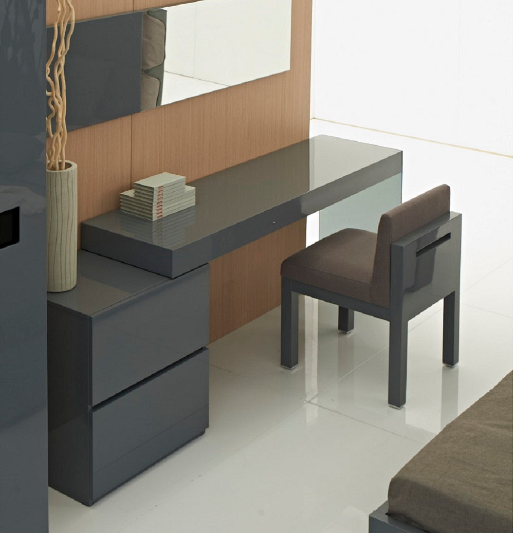 J & M Coach Office Desk