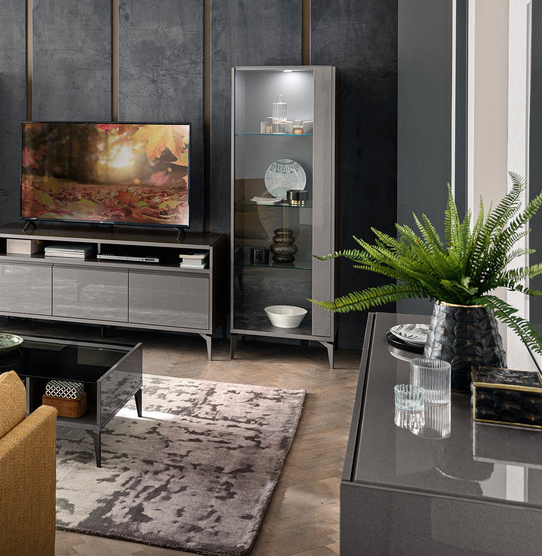 Graphite 1-Door Curio, Right | Delivery lead time 20 Weeks