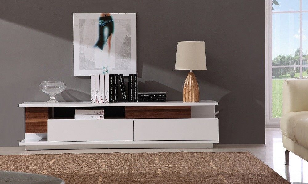 J & M TV061 TV Stand